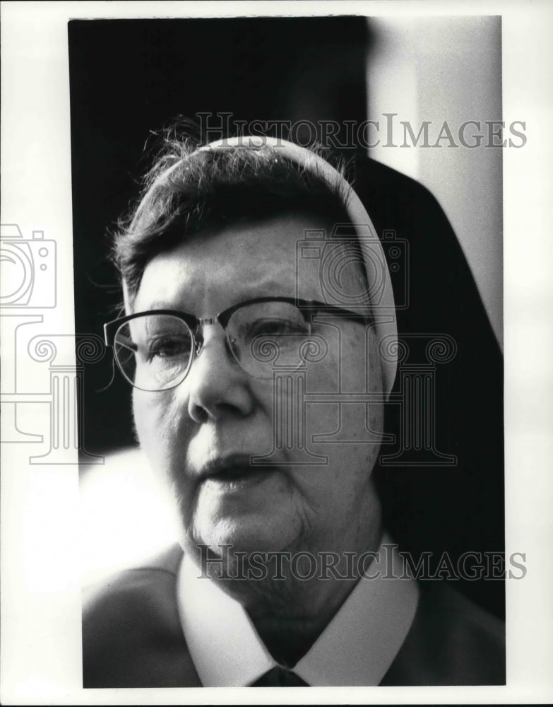 1986 Press Photo Sister Mary LeRoy, Dir. of The Weekend College - Historic Images