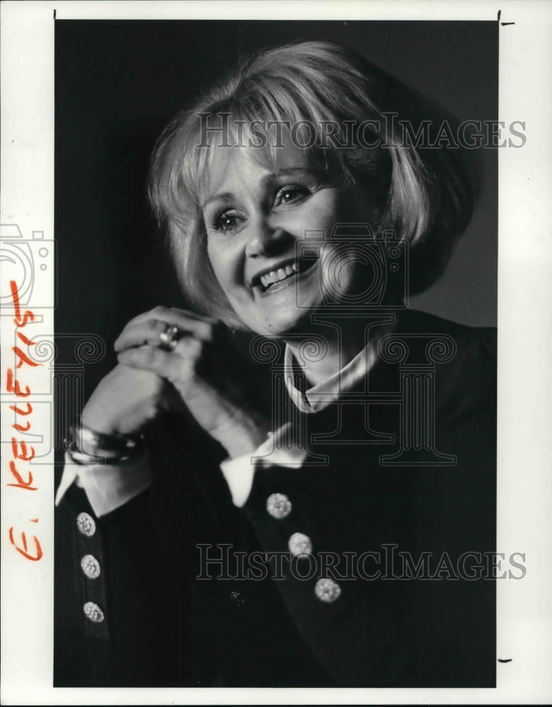 1986 Press Photo Kitty Kelley, author of unauthorized biography of Frank Sinatra - Historic Images