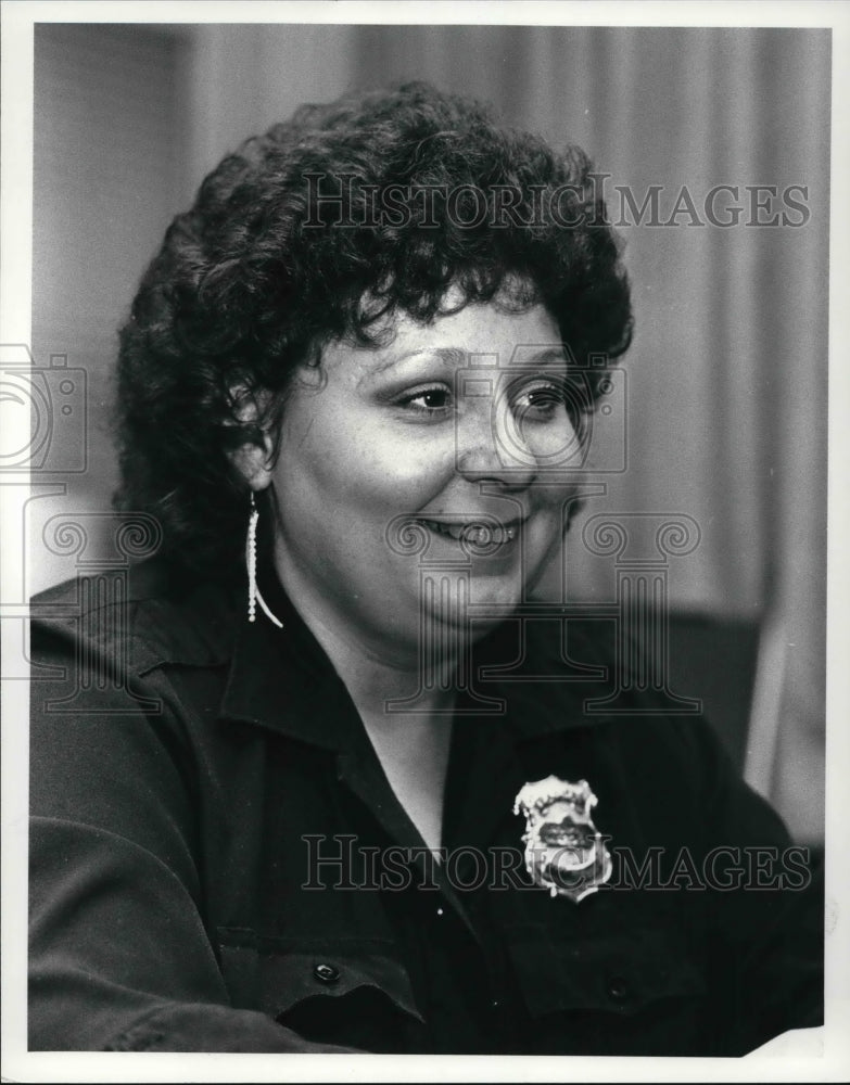 1986 Press Photo Animal Warden Susan Kroll - Historic Images