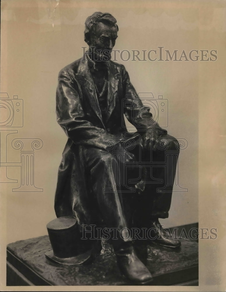 1966 Press Photo Abraham Lincoln bronze statue by Charles Keck - cva26954 - Historic Images