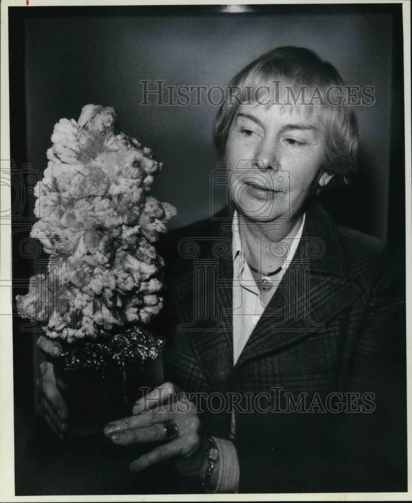 1978 Press Photo Cleveland Silversmith Marion Jordan with her Strontia ...