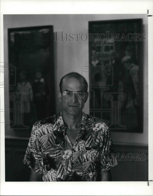 1991 Press Photo University art Teacher Mark Kreiger with two of his murals - Historic Images