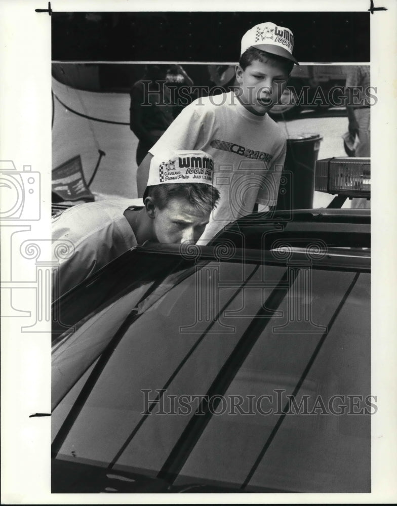 1988 Press Photo Chris Lepkowski and Dan Lentz during the Cleveland Grand Prix - Historic Images