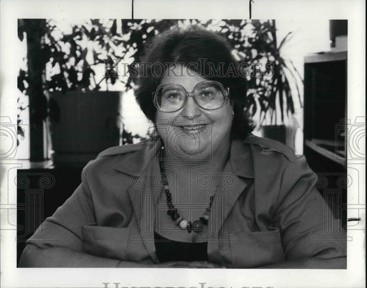 1987 Press Photo Robin L. Laine at the Justice Center - Historic Images