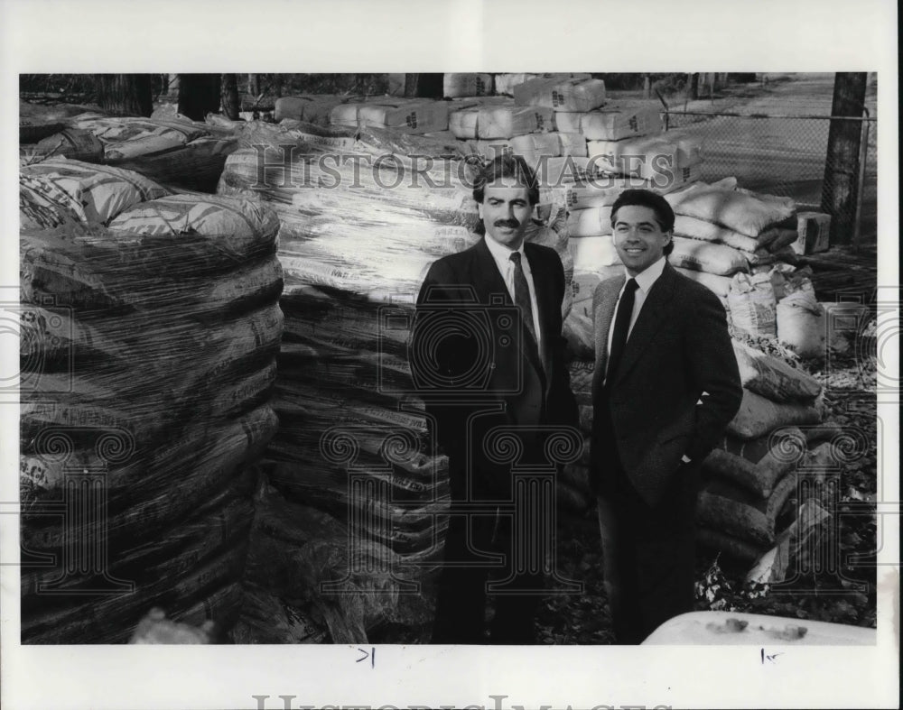 1986 Press Photo Rick Mahoney and Gary Trinetti, business partners - Historic Images