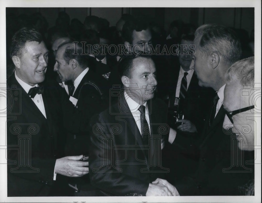 1968 Press Photo Sen Eugene J. McCarthy Presidential Campaign in Cleveland - Historic Images