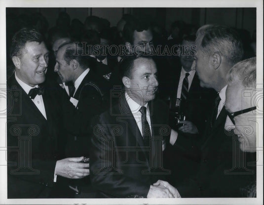 1968 Press Photo Sen Eugene J. McCarthy Presidential Campaign in Cleveland - Historic Images