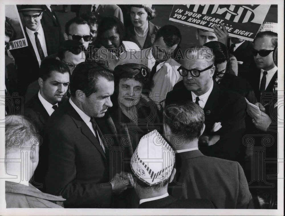 1964 Press Photo Richard Nixon with Frances Bolton and Congressman Wm Minshall - Historic Images