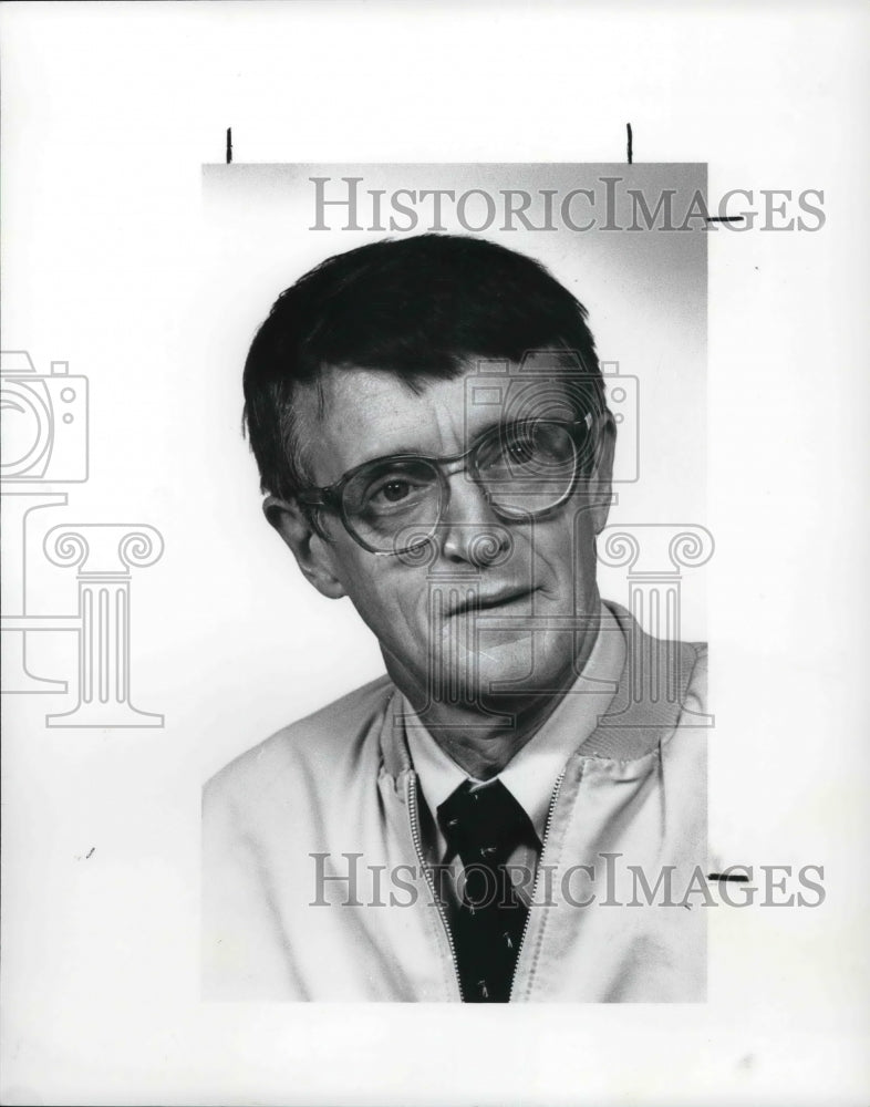 1989 Press Photo Dr. Arthur W. Moore is also a marathon runner - Historic Images