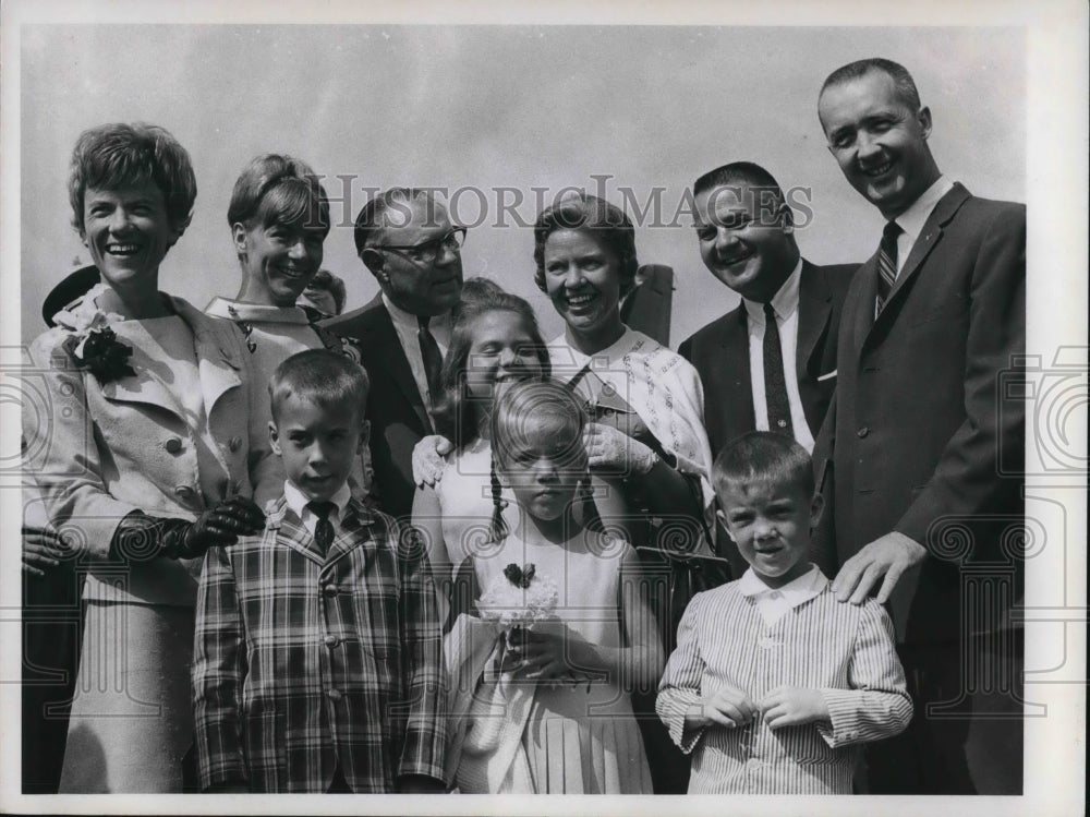 1965 Press Photo Mrs. Pat McDevett Gordon Roberts Mrs. John Sanders John Sanders - Historic Images