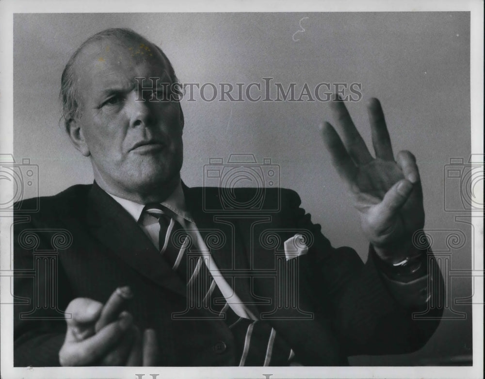 1968 Press Photo British Consul General Martin Marshall- Historic Images