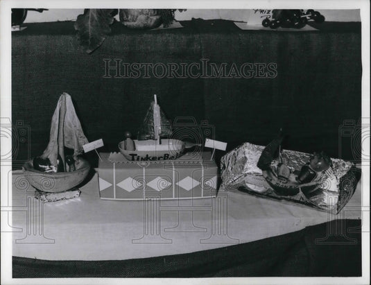 1965 Press Photo Three girls made Tinkerbelles at Harvey Rice School garden - Historic Images