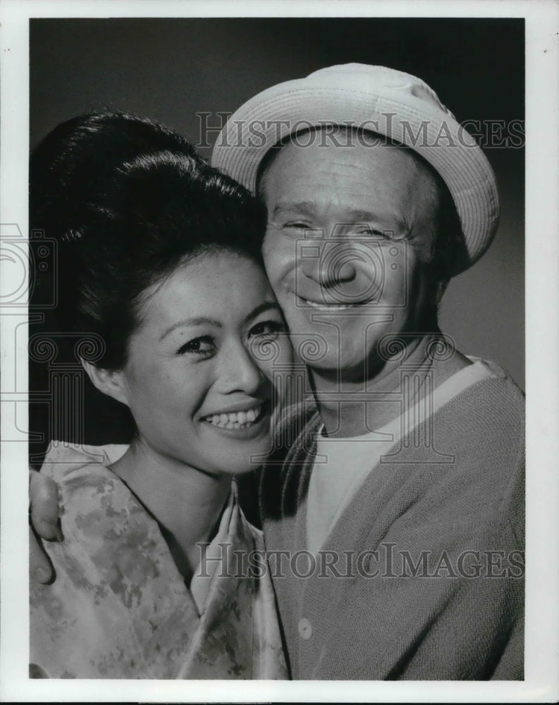 1970 Press Photo Nobu McCarthy, Red Buttons - Historic Images