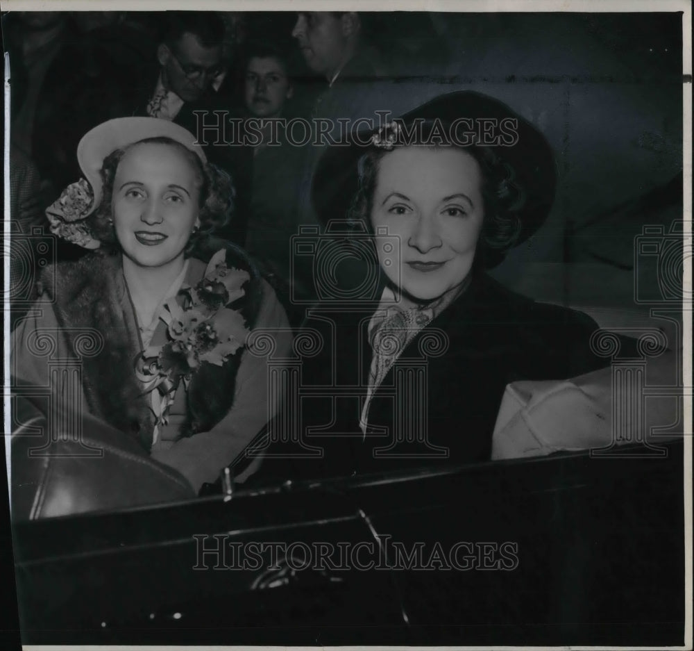 1948 Press Photo Miss Margaret Truman &amp; Mrs Frank J. Lausche - Historic Images
