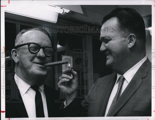 1966 Press Photo Emmett O'Flannigan and James Sands - Historic Images