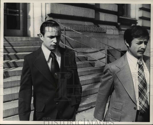 1974 Mathew J.McManus & Nat'l Guardsman during indictment - Historic Images