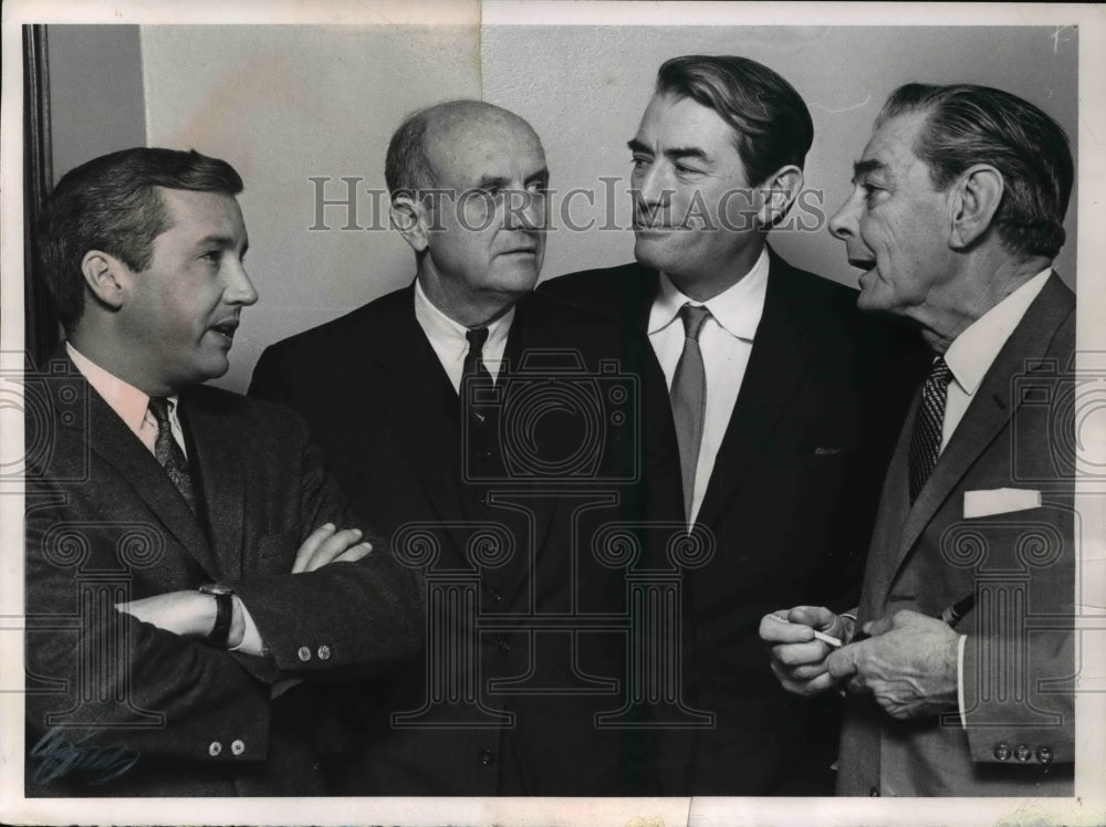 1966 Press Photo Producer Roger L. Stevens w/ Gregory Peck &amp; R. Elmo Lowe - Historic Images