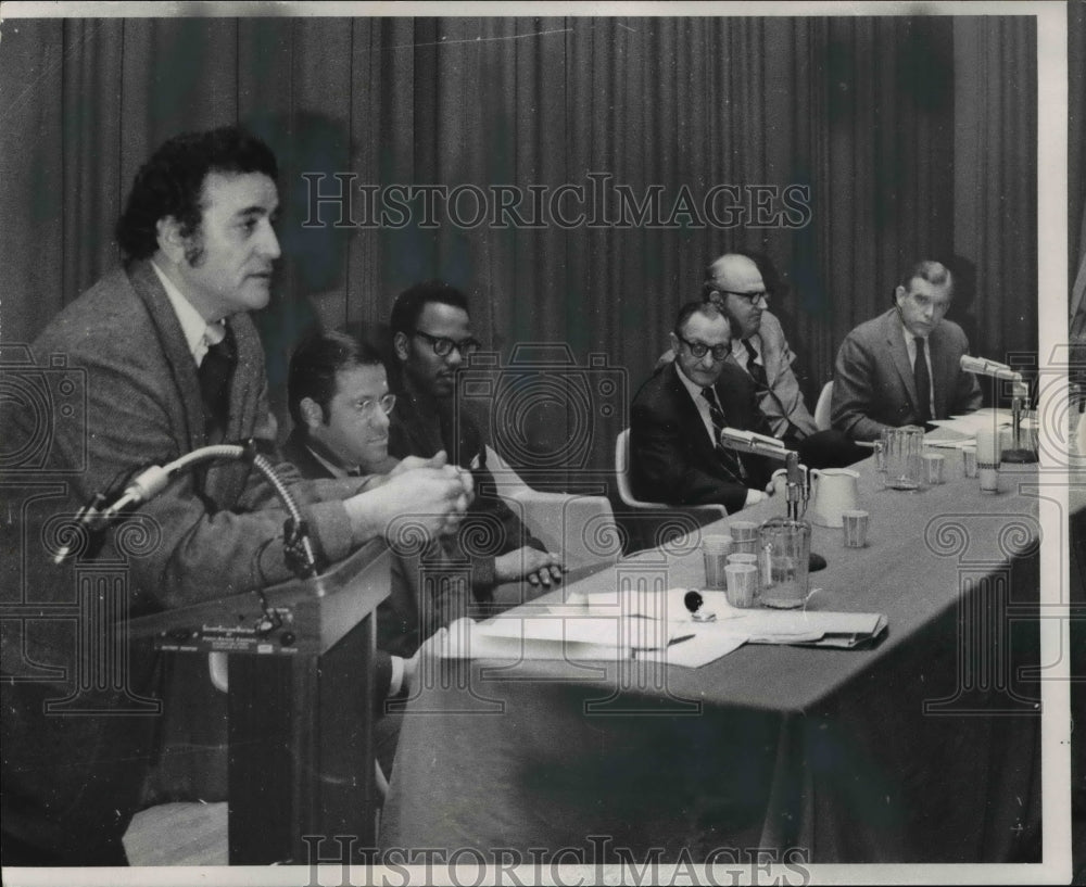 1970 Press Photo Prof Sidney Peck, panel at Jewish Community Center - cva34162 - Historic Images