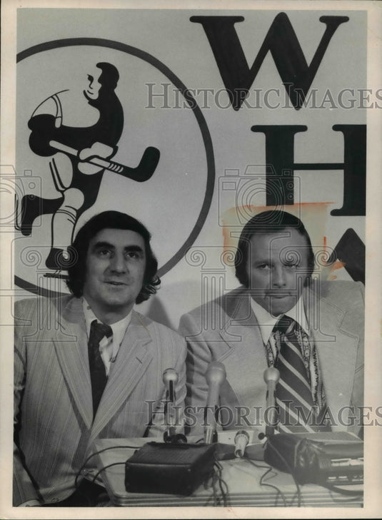 1972 Press Photo Nick Mileti and Gerry Cheevers - cva34545-Historic Images