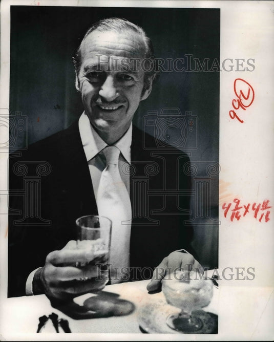 1972 David Niven Speaker WestShore Celebrity Club  - Historic Images