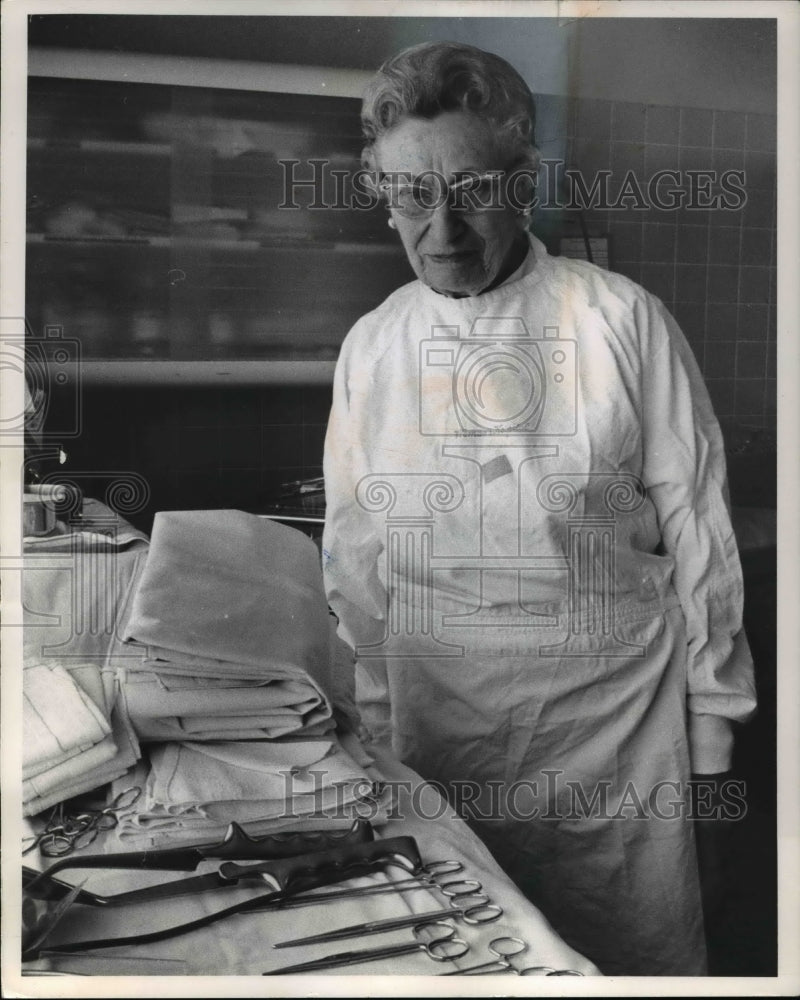 1971 Dr Sarah Marcus, President of Women&#39;s Hospital &amp; OB Doctor - Historic Images