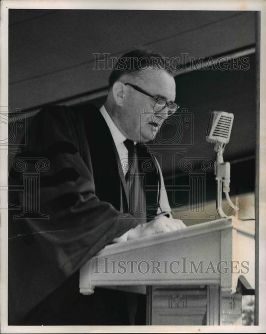 1963 Press Photo Ralph E McGill, publisher of the Atlanta Constitution - Historic Images