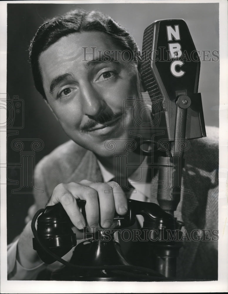 1949 Press Photo Jack McCoy, emcee of NBC's quiz show, Hollywood Calling - Historic Images