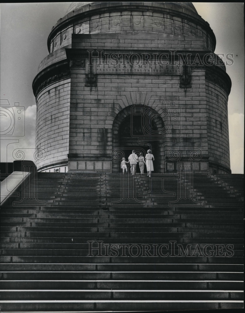 1947, McKinley Monument in Canton, Ohio - Historic Images