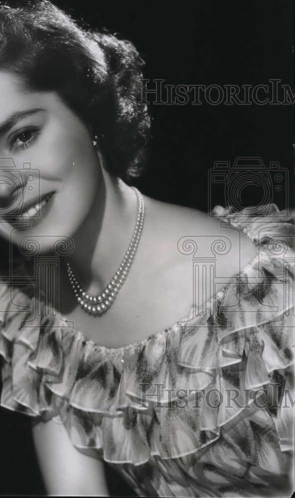 1948 Press Photo Viveca Lindfors, Warner Bro's new Swedish star - Historic Images