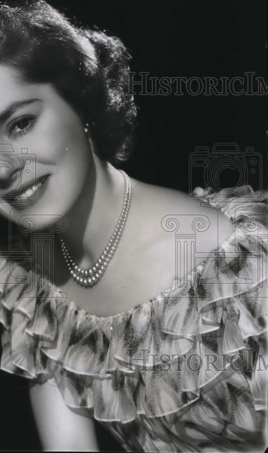1948 Press Photo Viveca Lindfors, Warner Bro's new Swedish star - Historic Images