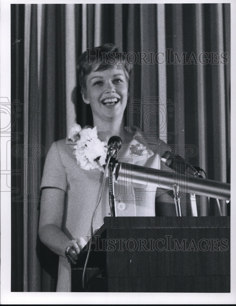 1967 Press Photo Maureen Reagan, daughter of Ronald Reagan, speaking at an event - Historic Images