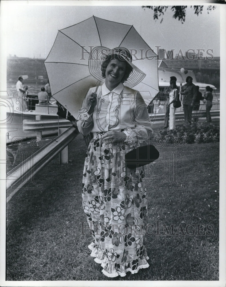 1971, Mrs. Walter L. Opwald at Cleveland Boat Race - Historic Images