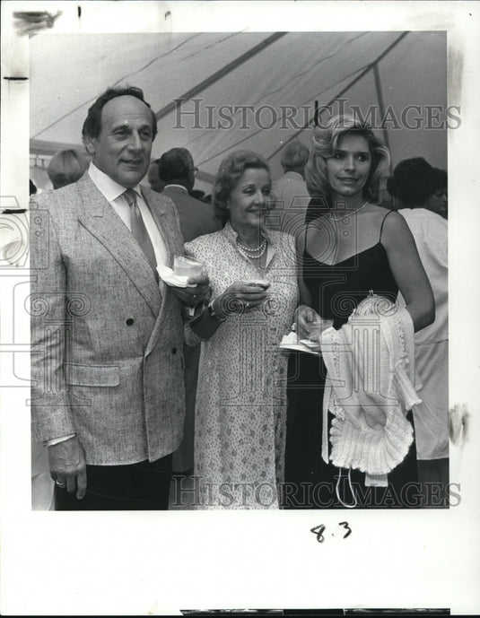 1985 Press Photo Carl Milstein, Barbara Savage and Sandra Milstein - Historic Images