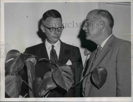 1961 Press Photo Dr. Wyman & R. Henry Norweb, Jr. at Holden Arboretum luncheon - Historic Images
