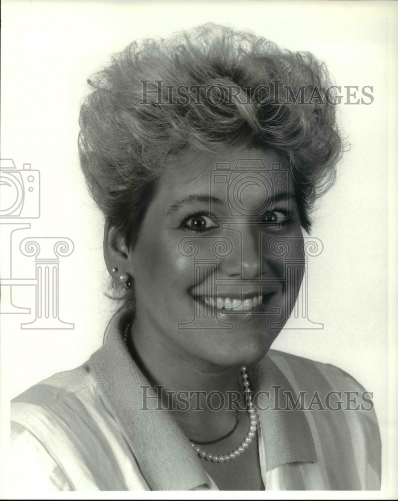 1988 Press Photo Cynthia J Mayer, Financial Director- Mj Stone Properties - Historic Images