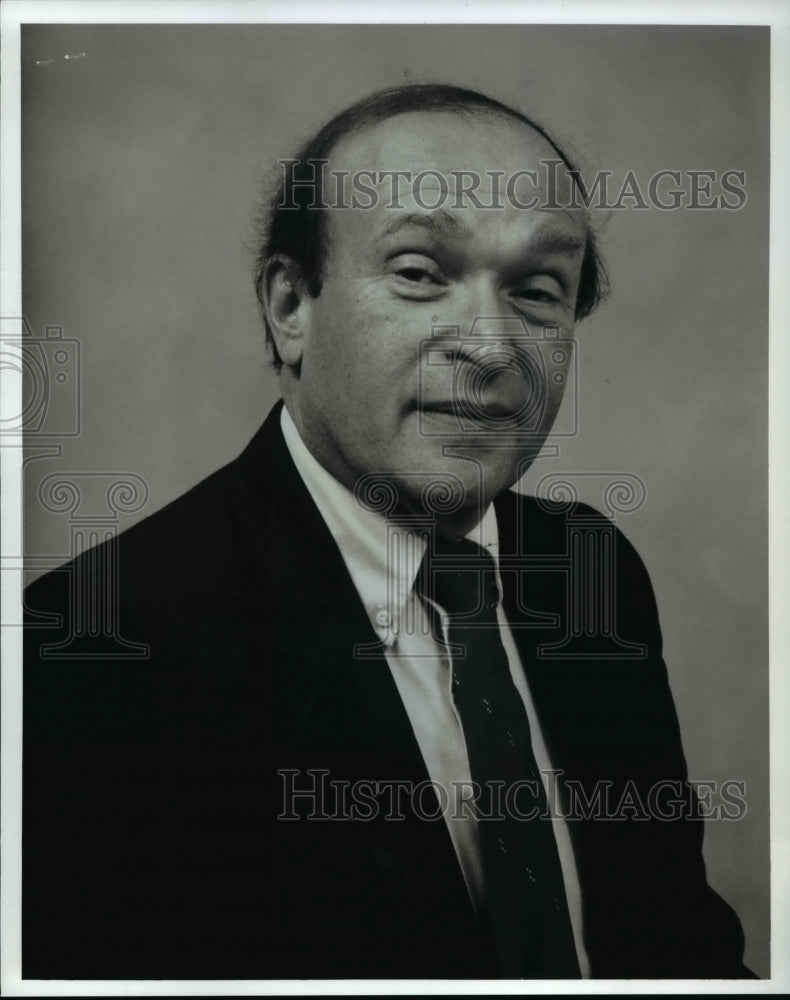 1966 Press Photo Selig O&#39;Koon, sales consultant at Ohio Corning Optical Products - Historic Images
