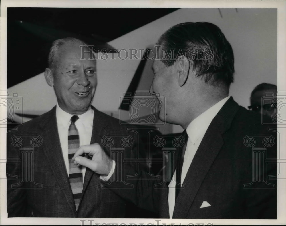 1964 Press Photo Airport Manager Don Patrick welcomes Nelson Rockefeller- Cleve - Historic Images