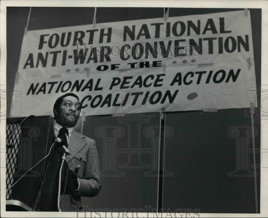 1971 Arnold Pinkney speaks at the National Anti War Convention - Historic Images