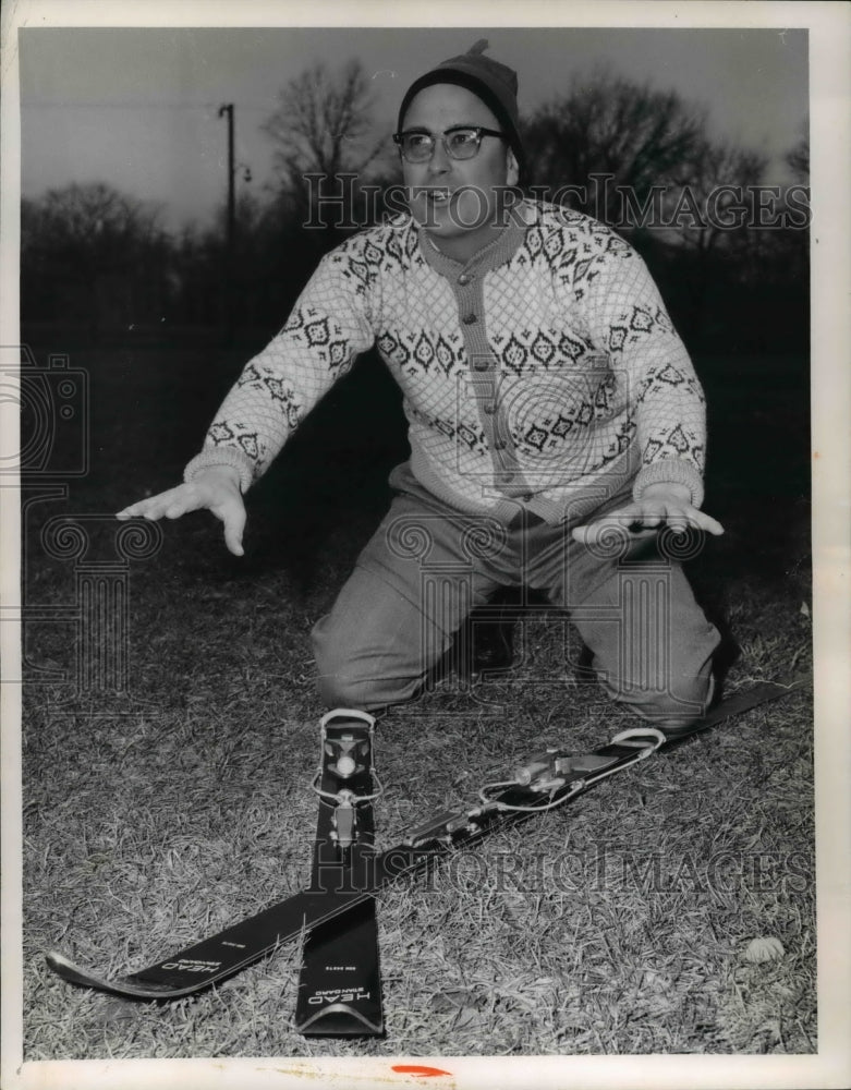 1964 Press Photo Thomas Place, ski writer and editor of The Plain Dealer-Historic Images