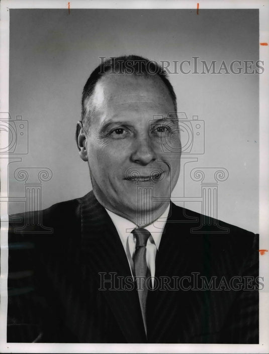 1961 Jud Platz owner of Town & Country Cleaners & supplies Met Opera - Historic Images