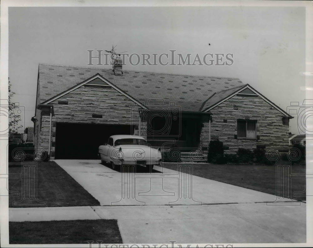 1957 Press Photo Bill Pressers house in University Hts - Historic Images