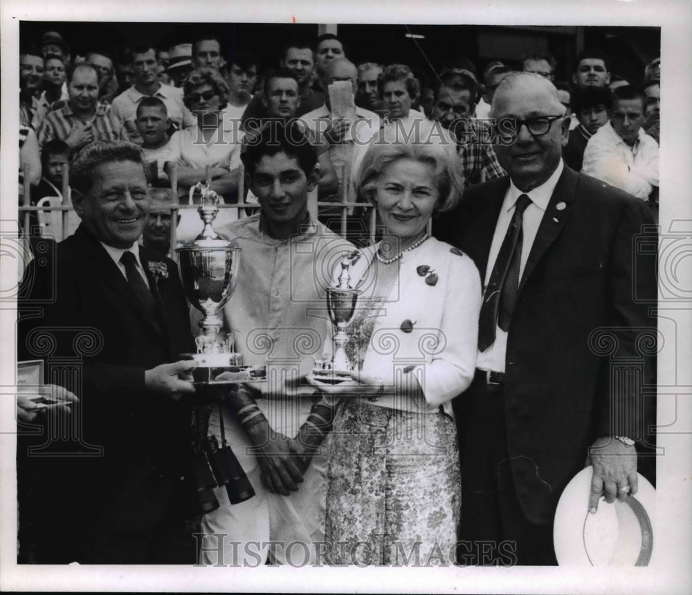 1964 Press Photo Jack Price, Joe Lopez, Katherine Price and GH Echols, owner - Historic Images