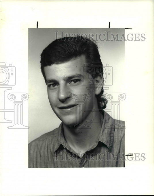 1990 Press Photo Phillip B. Prentice, Cleveland Browns football player - Historic Images