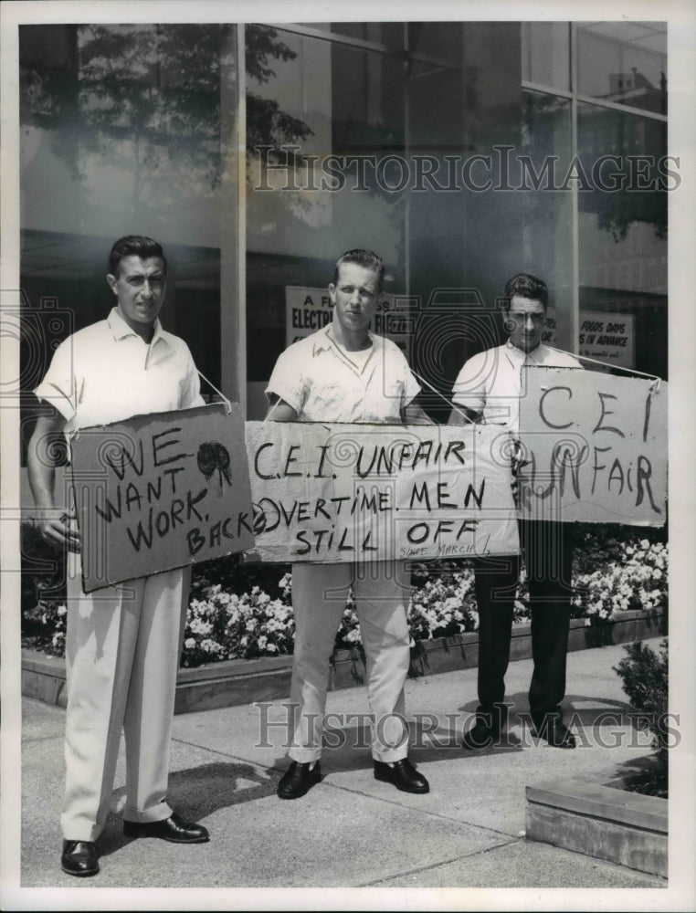 1961 Press Photo Cleveland Electric Illuminating Company picket - Historic Images
