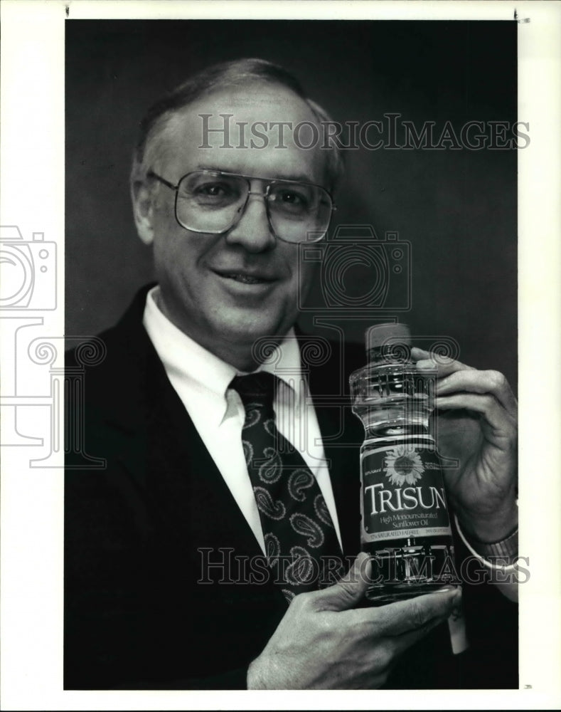 1991 Press Photo Dick Schoenfield, President of SVO Enterprises - cva40183 - Historic Images