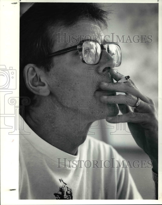 1991 Press Photo John Runyon Works for AT&T For Over 20 Years in Toledo - Historic Images