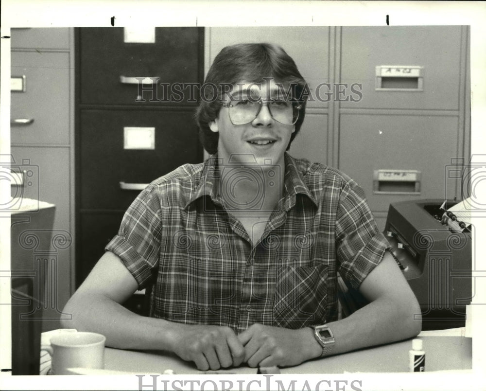 1982 Press Photo Joseph Senakousky - Historic Images