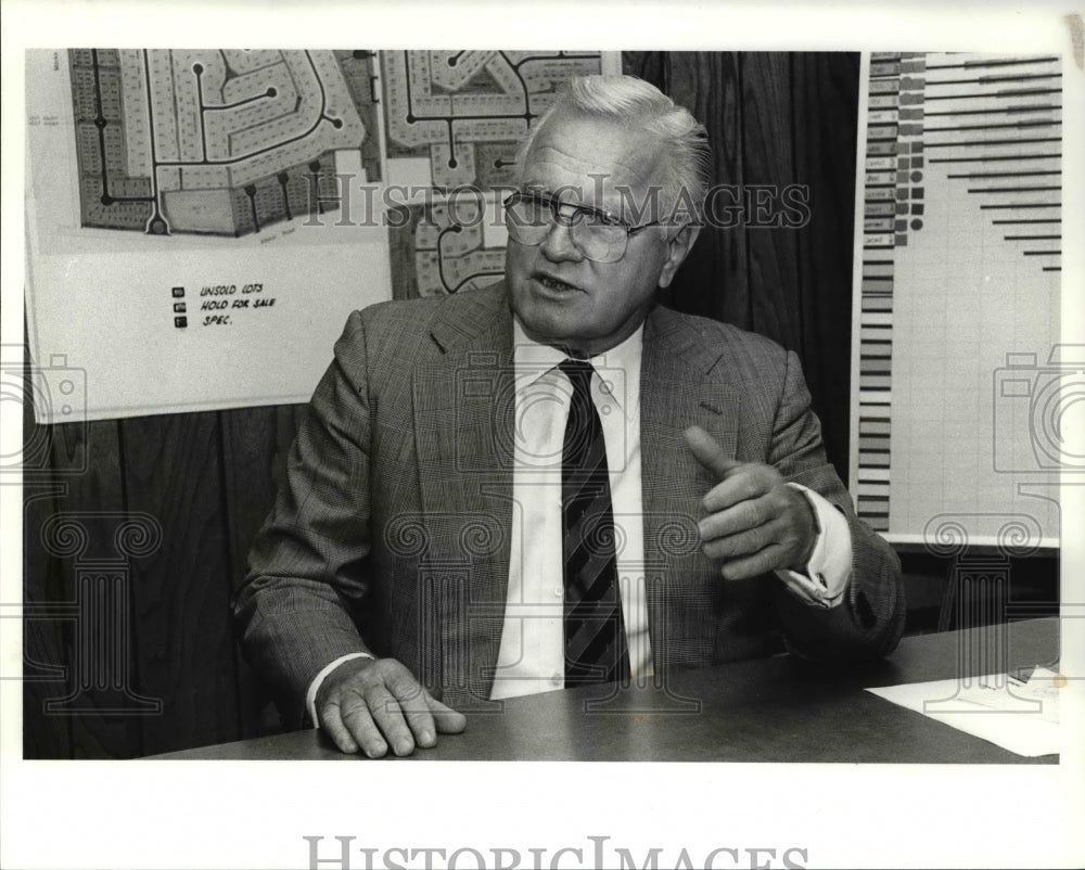 1989 Press Photo Bob Schmitt, builder - Historic Images