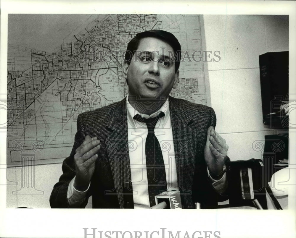 1989 Press Photo Councilman Mike Polensek at the press conference - cva40460 - Historic Images