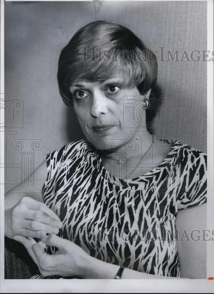 1977 Press Photo Harriett Sarnoff Schiff, author, The Bereaved Parent - Historic Images